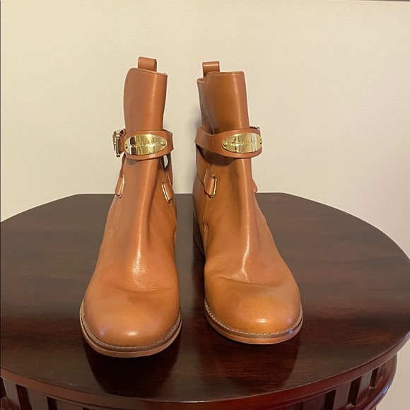 Chic Michael Kors Tan Leather Ankle Booties - Picture 1 of 9